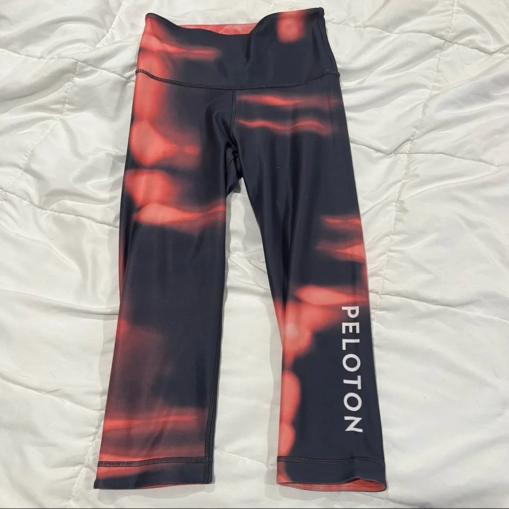Peloton Legging WITH Heatwave High Rise Capri - Picture 2 of 5